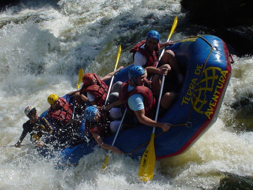 1200px-Rafting_em_Brotas.jpg