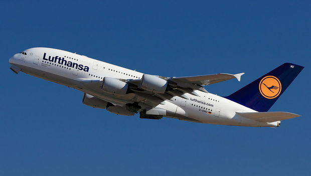 1200px-Lufthansa_A380-800_D-AIMD_RJAA.JPG