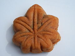 240px-Momiji_Manju_Hiroshima.JPG