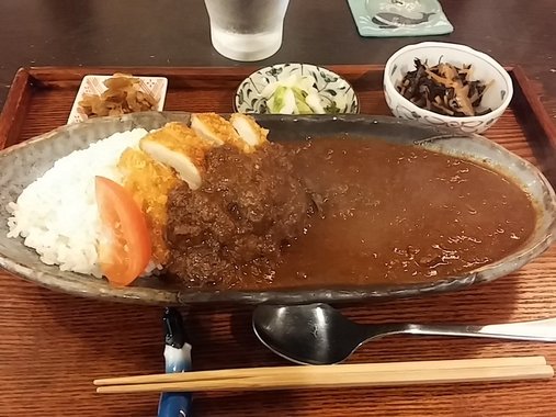 カツカレーとビール.jpg