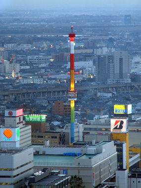 800px-Niigata_RainbowTower1.jpg