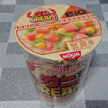 日清　カップヌードル_濃厚カニクリーム味_ビッグ.png
