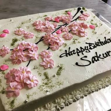 桜の大きなケーキ.jpg