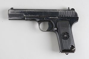 Tokarev_TT33_(6825679152).jpg