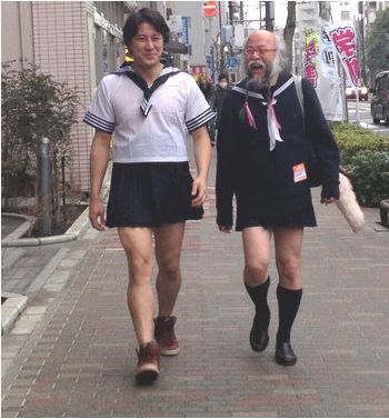 セーラー服おじさん一味.jpg