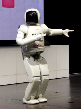 768px-ASIMO_2nd-gen_model_dancing.jpg