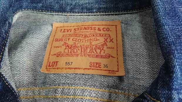 levis557_1-min.jpg