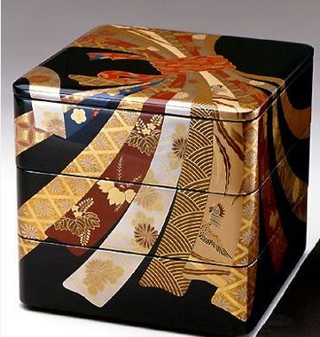 蒔絵の重箱.jpg