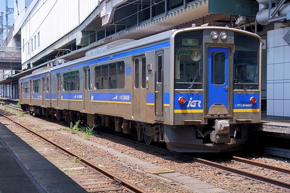IGR7000-001_train_set_at_Morioka.jpg