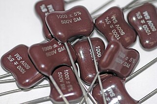 Silver_mica_capacitors.jpg