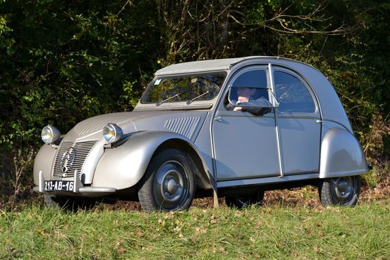 citroen_2cv_1.jpg
