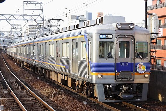 Nankai_Series_6100_EMU_Osaka_JPN_001.jpg