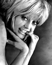 220px-Goldie_Hawn_-_1970.jpg