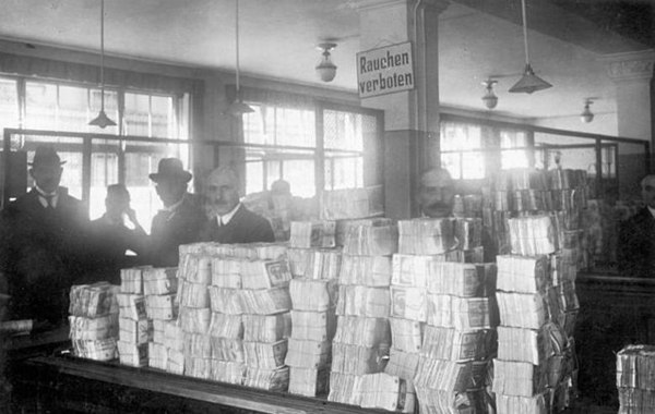 640px-Bundesarchiv_Bild_183-R1215-506__Berlin__Reichsbank__Geldauflieferungsstelle.jpg