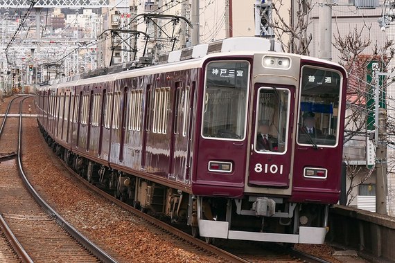 Hankyu-Series8000-8101.jpg