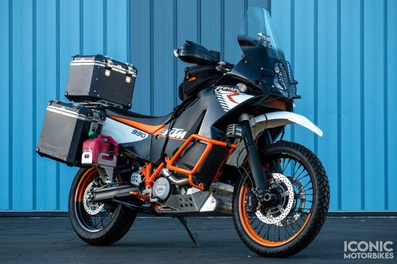 KTM-990-Adventure-R-Front-Right-Featured-1400x934.jpg