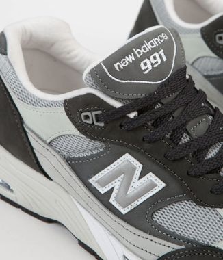 new-balance-991-made-in-uk-shoes-black-grey-arctic-fox-3_3600x.progressive.jpg