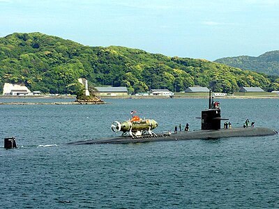 400px-Mystic_(DSRV-1)aboard_USS_La_Jolla_(SSN-701).jpg