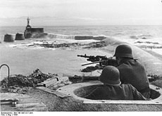 230px-Bundesarchiv_Bild_146-1987-017-29A__Frankreich__Atlantikwall.jpg