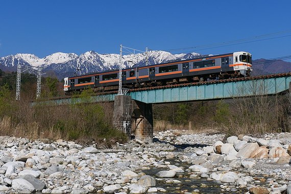 Iida-Line_313-R101_Nakatagiri-River.jpg