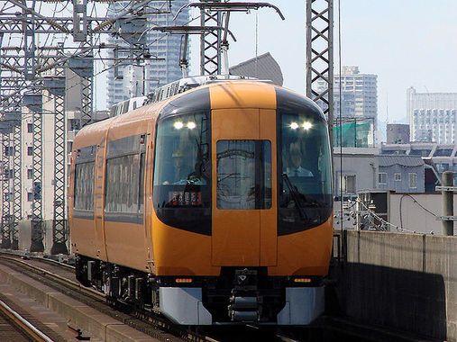 Kintetsu_16600_Minami-Osaka.jpg