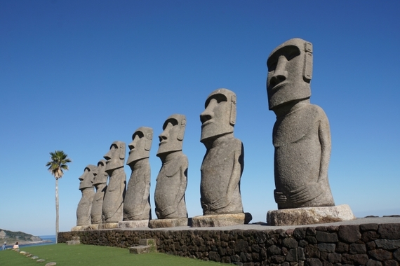 The-Seven-Moai-Statunes.jpg