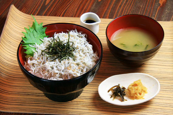（丼）紀州釜揚げしらす丼-750x500.jpg