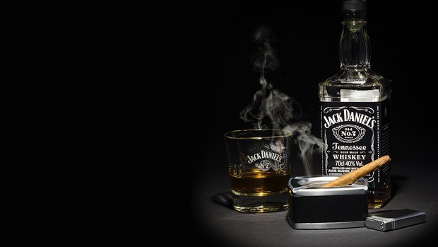 jack-daniels-whiskey-4k-3840x2160.jpeg