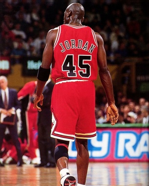 978d95a5ee9f451e47b34da96f56b52d--jordan--michael-jordan.jpg