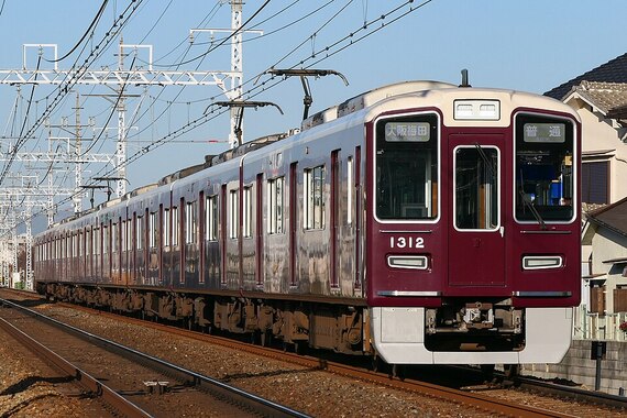 Hankyu_1300-1312.jpg