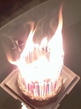 誕生日ケーキ炎上🔥🔥.jpg