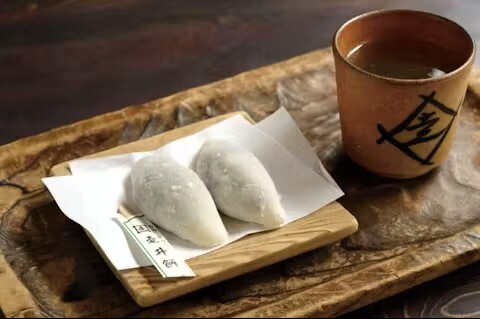 走井餅と御茶_(´・ω・)つ_ﾄﾞｿﾞｰ.jpg