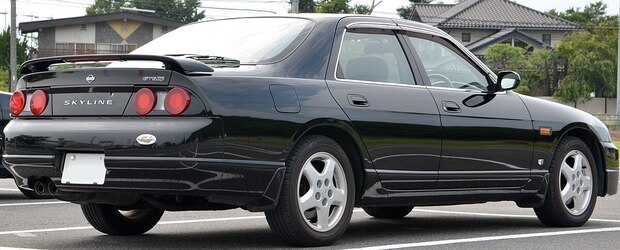 Nissan_Skyline_R33_GTS25_Type_S_S_rear.jpg