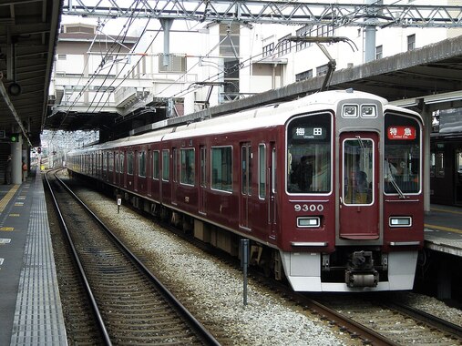 Hankyu_9300series-9300F.jpg