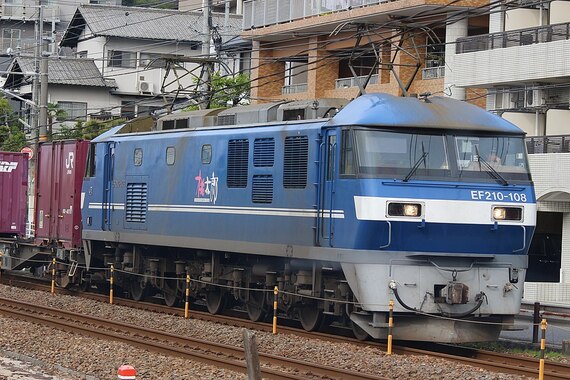 Ef210-108_新色塗装.jpg
