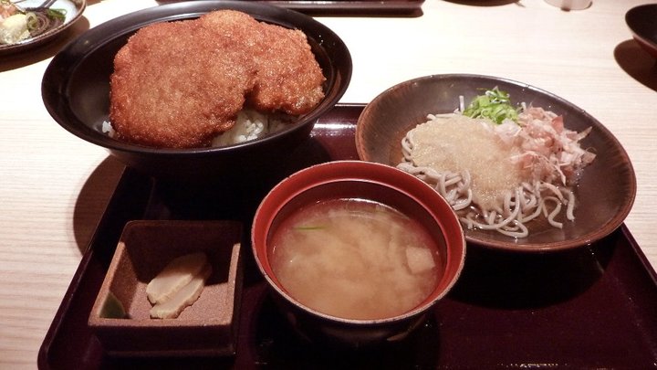 11_ソースかつ丼定食.jpg