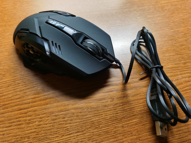 ダイソーの500円ゲーミングマウスを買ってみました イルミが超綺麗 掲示板 マイネ王
