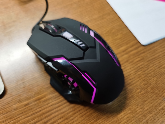 ダイソーの500円ゲーミングマウスを買ってみました イルミが超綺麗 掲示板 マイネ王