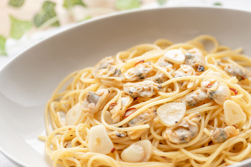 2200_clams_pasta_7630-973x649.jpg
