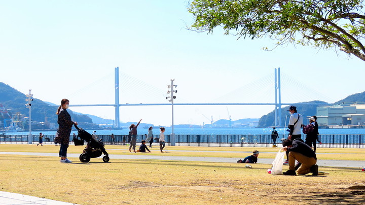 長崎水辺の森公園からの女神大橋.jpg