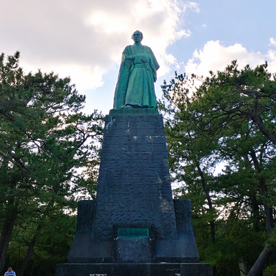 坂本龍馬像.jpg