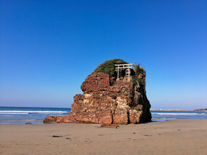 出雲_稲佐の浜_弁天島.jpg