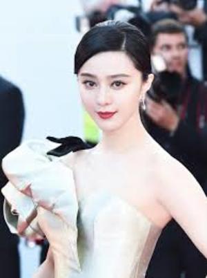 1200px-Fan_Bingbing_2018.jpg