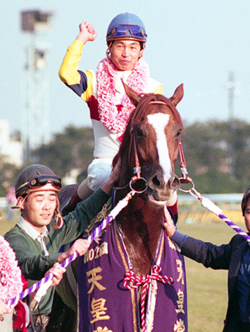 🐴現役👑最強馬の称号の行方は？【第164回天皇賞】展望 | 掲示板