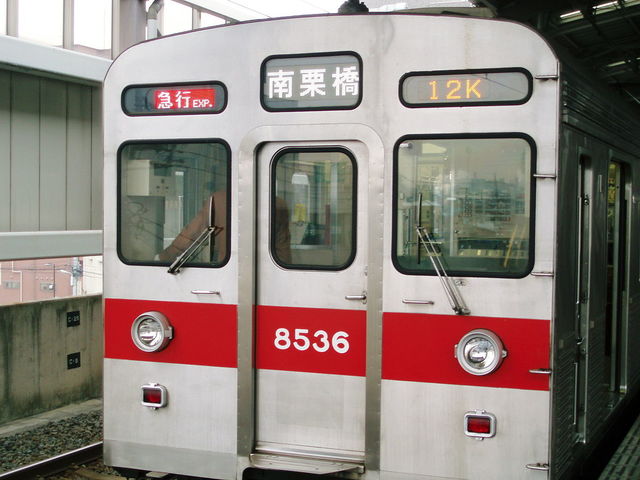 1200px-東急8500系フルカラーLED車.JPG