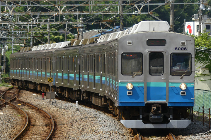 Izukyu-Series8000-8006F.jpg