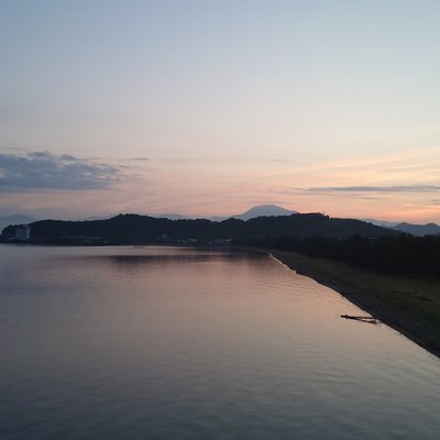 琵琶湖の朝焼け.jpg