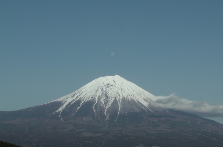 富士山から月が噴き出た.jpg