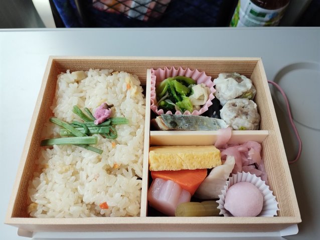 崎陽軒春のお弁当2.jpg