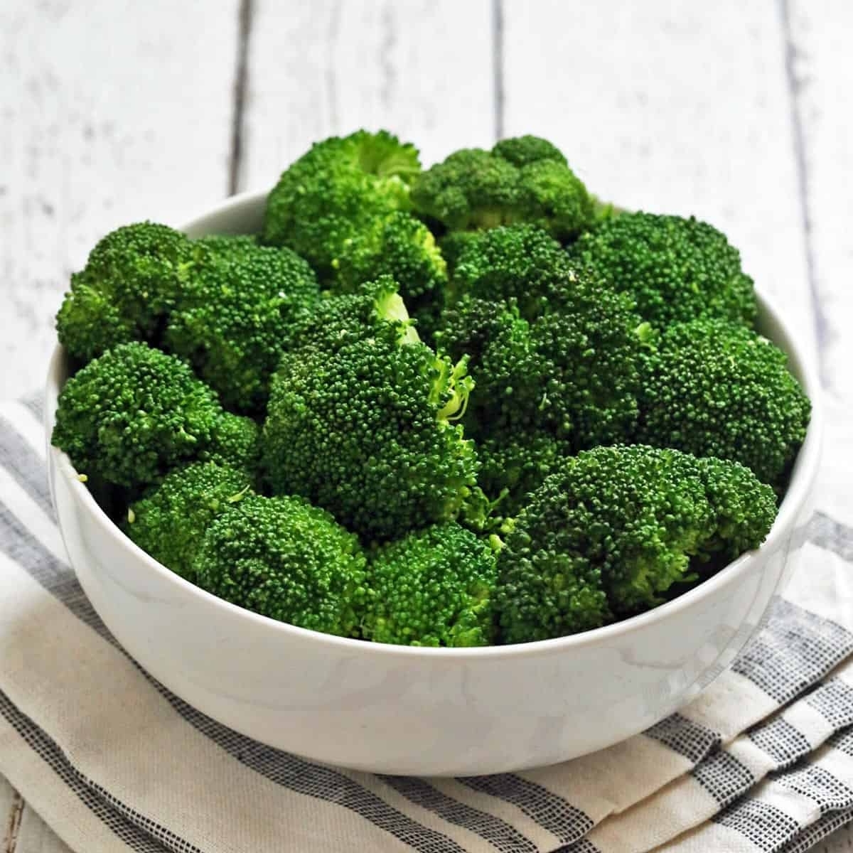 steamed-broccoli-featured-2023.jpeg
